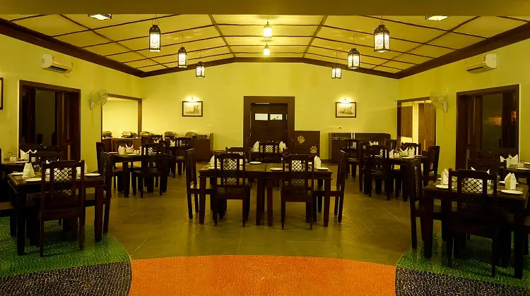 Asiatic lion lodge restaurants