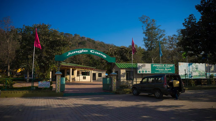 MPT Jungle Camp, Panna facade