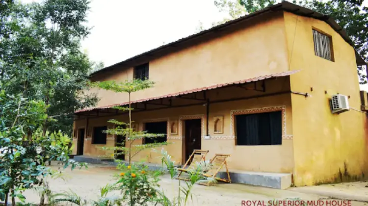 Royal Mud house outter