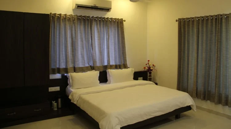 hotel-aditya-suit-room4